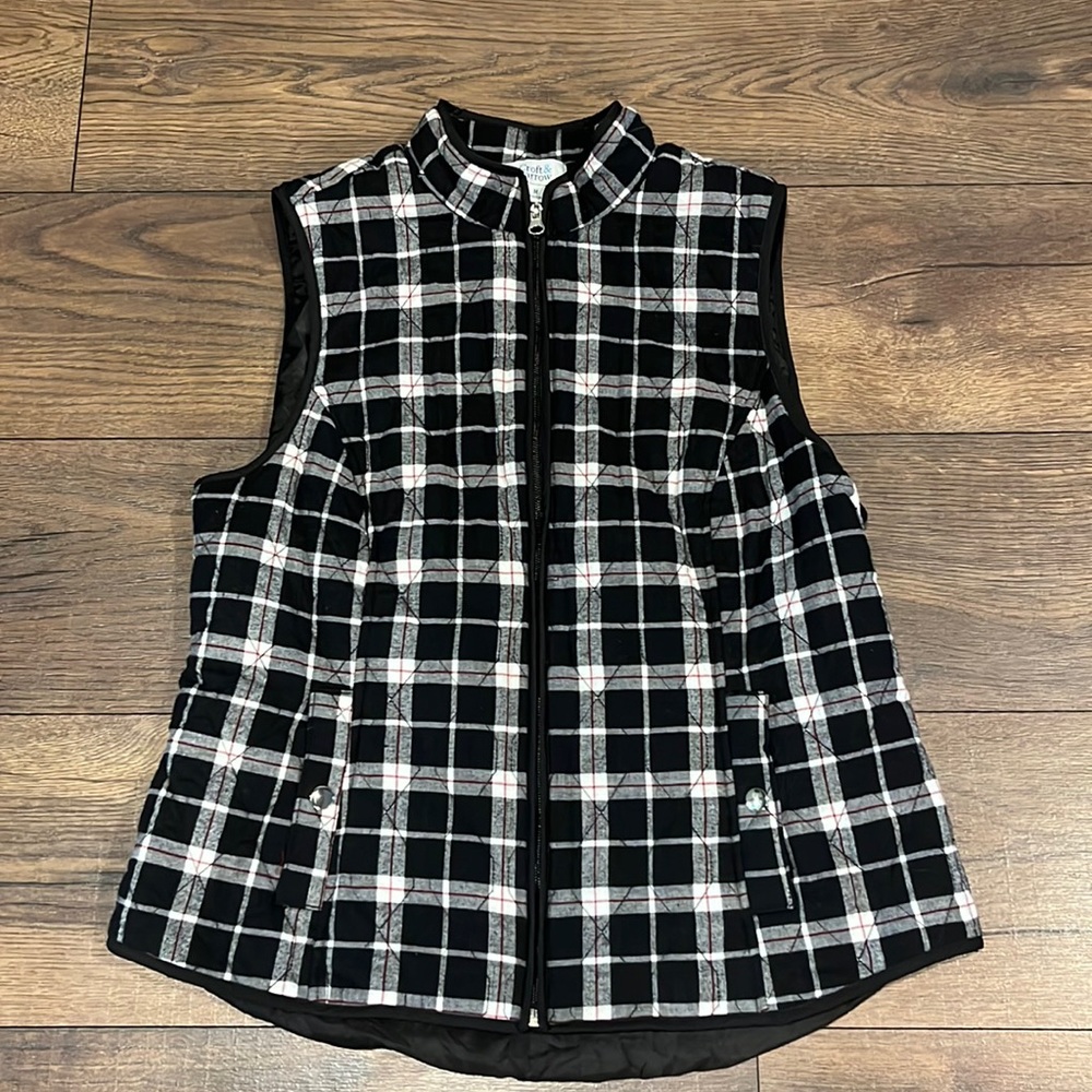 Croft & Barrow plaid vest size medium